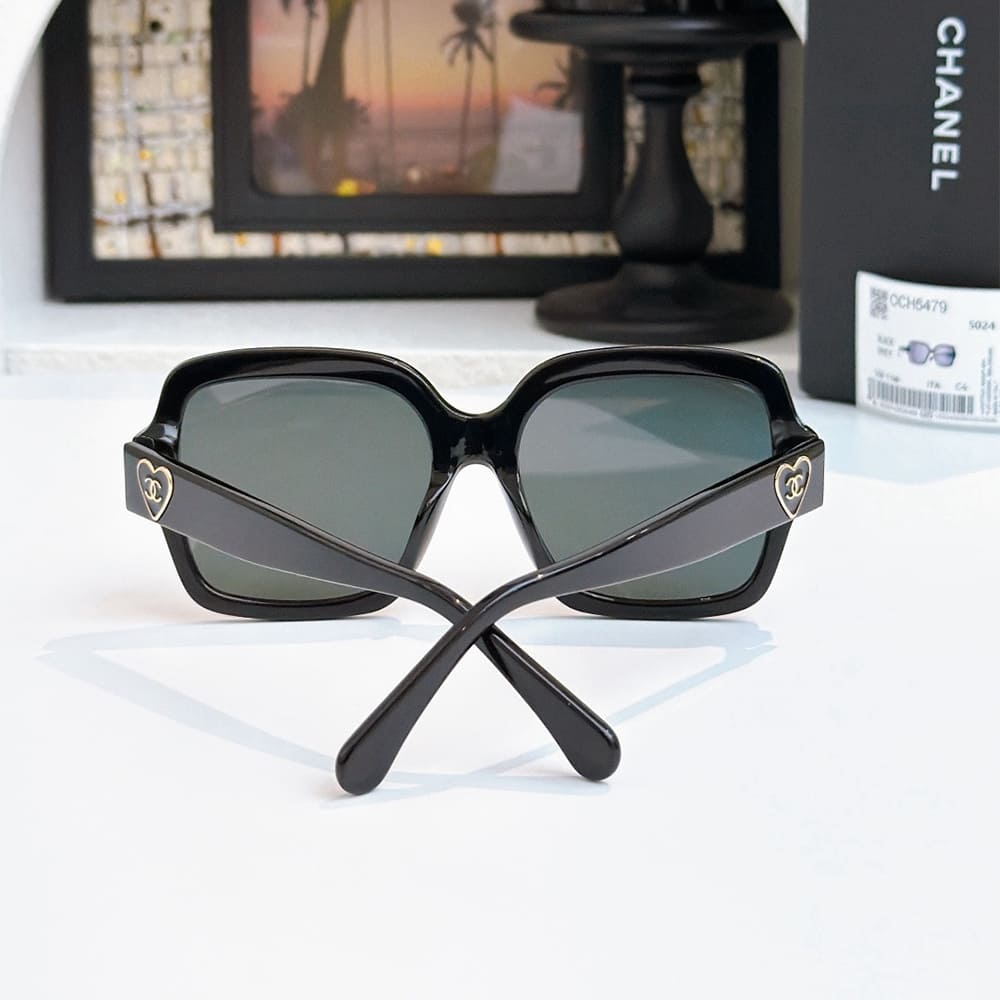 Ch**el Square Sunglasses